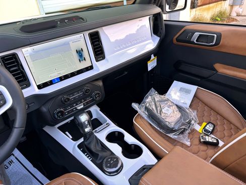 Used 2026 Ford Bronco Outer Banks AWD/4WD image 32