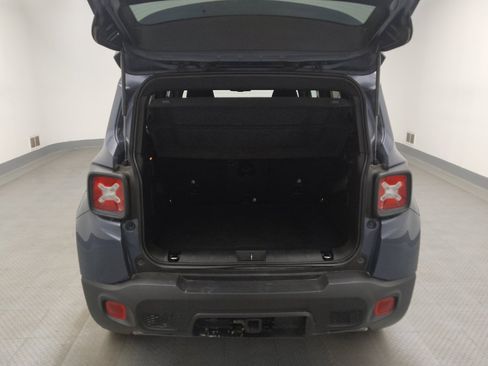 Used 2021 Jeep Renegade Latitude AWD/4WD image 29