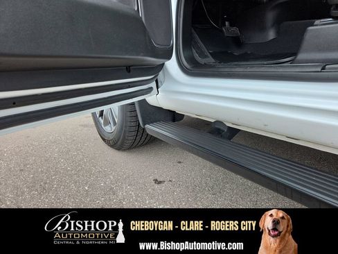 Used 2023 Chevrolet Silverado 1500 LT AWD/4WD image 11
