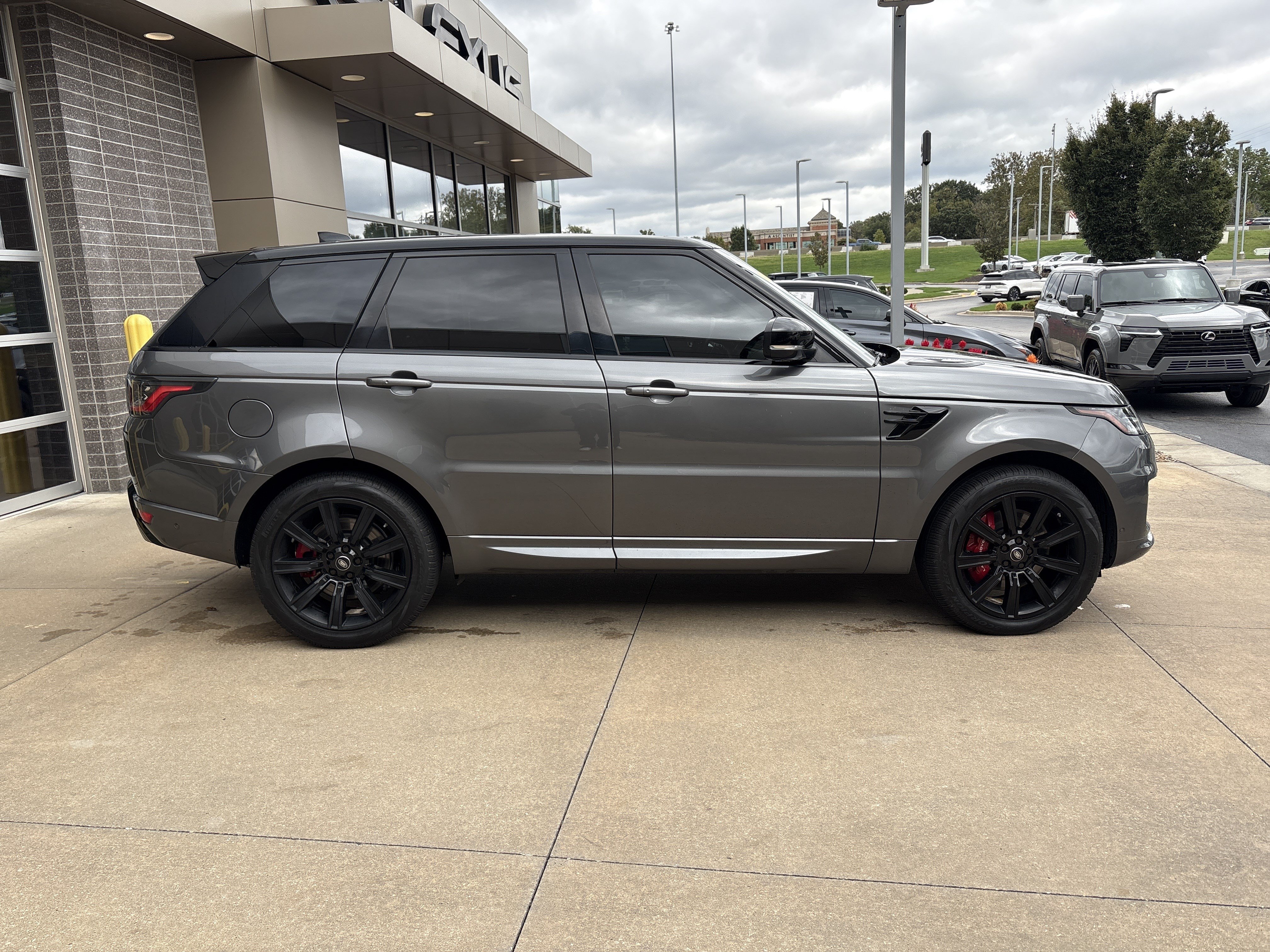 Used 2018 Land Rover Range Rover Sport Supercharged AWD/4WD image 28