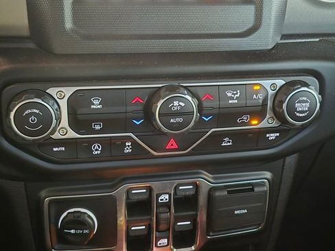 Used 2021 Jeep Gladiator Sport AWD/4WD image 13