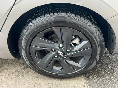 Used 2023 Hyundai Elantra SEL FWD image 10