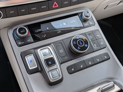 Used 2023 Hyundai Palisade Calligraphy image 26