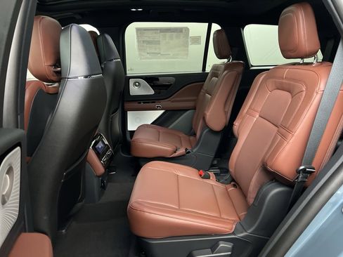 New 2025 Lincoln Aviator Reserve w/ Equipment Group 201A image 32