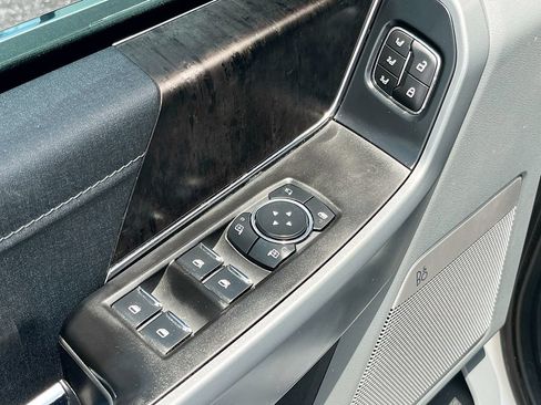 Used 2023 Ford F150 Lariat AWD/4WD image 18