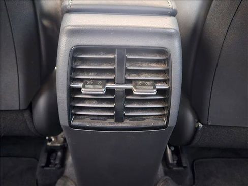 Used 2024 Kia Niro SX Touring image 19