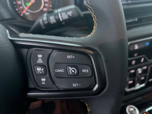 Used 2024 Jeep Wrangler Unlimited Sport AWD/4WD image 9