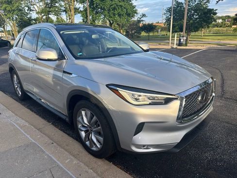 Used 2019 INFINITI QX50 Luxe w/ Navigation Package FWD image 8