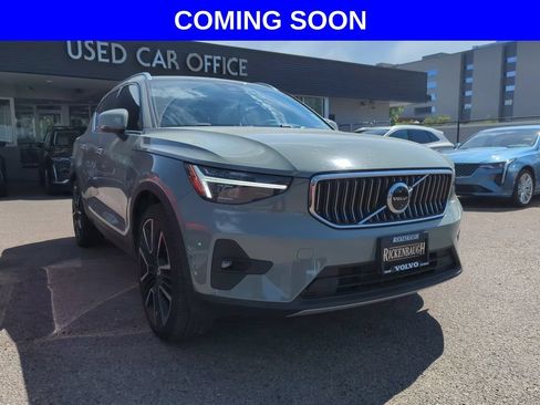 Used 2024 Volvo XC40 B5 Plus w/ Protection Package Premier AWD/4WD image 1