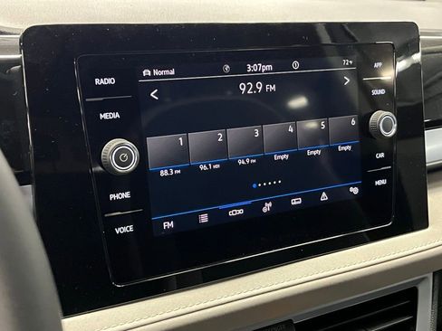 New 2025 Volkswagen Taos SE image 26