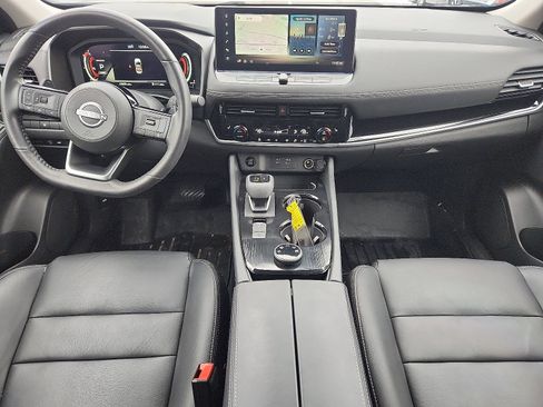 Used 2024 Nissan Rogue SL image 9