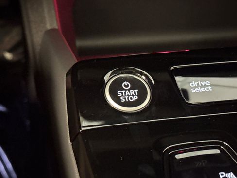 New 2025 Audi Q6 e-tron Premium Plus image 22