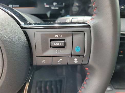 Used 2025 Nissan Kicks SR image 20