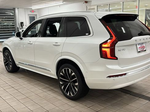 Used 2025 Volvo XC90 B6 Plus image 7