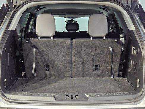 Used 2024 Ford Explorer XLT w/ Equipment Group 202A image 18