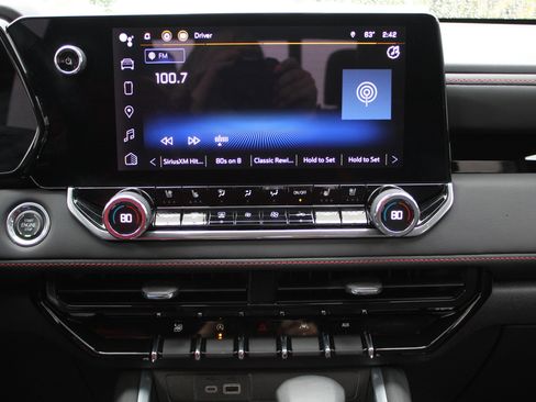 Used 2023 Chevrolet Colorado Z71 image 32