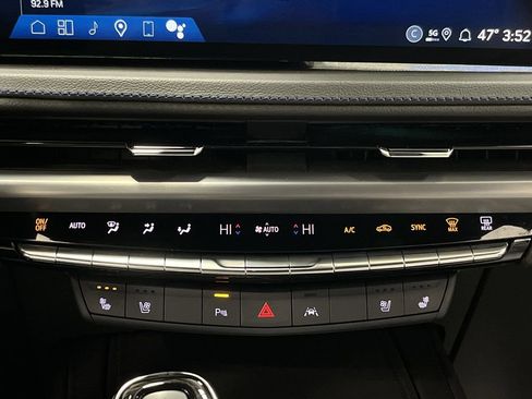 Used 2024 Cadillac XT4 Sport image 21