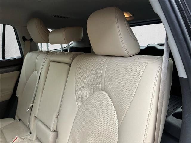 Used 2021 Toyota Highlander Limited AWD/4WD image 14