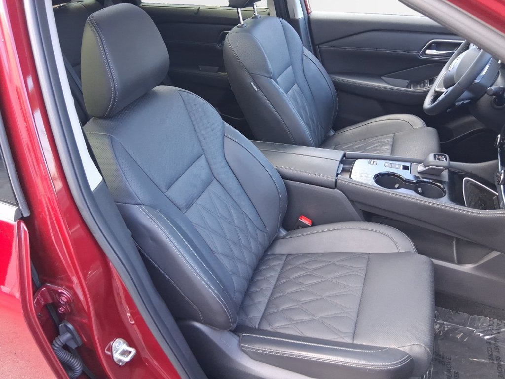 Used 2025 Nissan Rogue Platinum w/ Platinum Premium Package FWD image 26