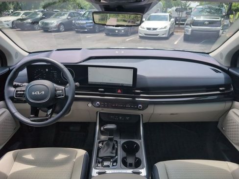 Used 2025 Kia Carnival SX Prestige FWD image 21