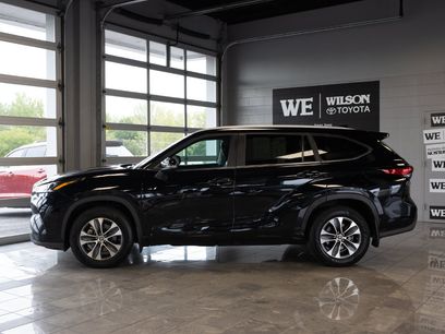 Used 2023 Toyota Highlander XLE