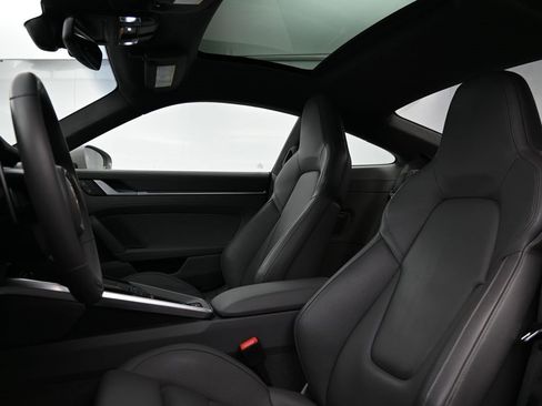 Used 2022 Porsche 911 Carrera GTS image 5