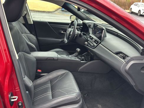 Certified 2022 Lexus ES 350 Ultra Luxury w/ Accessory Package 2 image 10