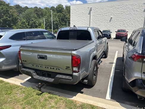 Used 2023 Toyota Tacoma SR5 w/ Technology Package AWD/4WD image 7