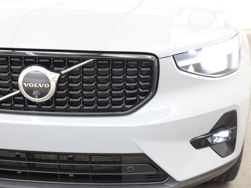 Used 2026 Volvo XC40 B5 Plus AWD/4WD image 8