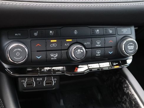 Used 2026 Dodge Durango SRT Hellcat w/ Premium Group AWD/4WD image 17