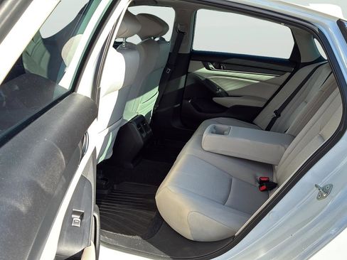 Used 2018 Honda Accord EX image 16