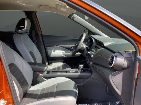 Used 2023 Nissan Kicks SR w/ SR Premium Package FWD image 23