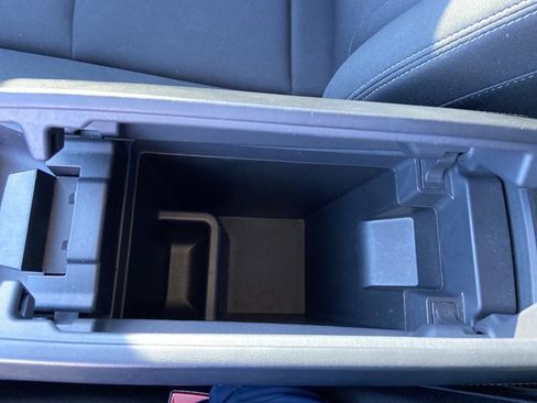 Used 2023 Nissan Rogue S image 40