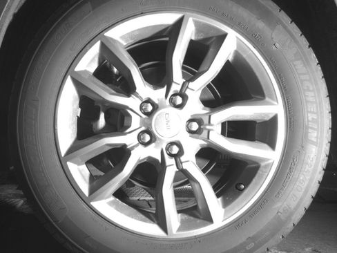 Used 2024 GMC Terrain SLT image 14