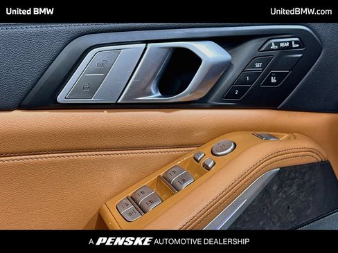 Used 2020 BMW X7 xDrive40i w/ M Sport Package AWD/4WD image 3