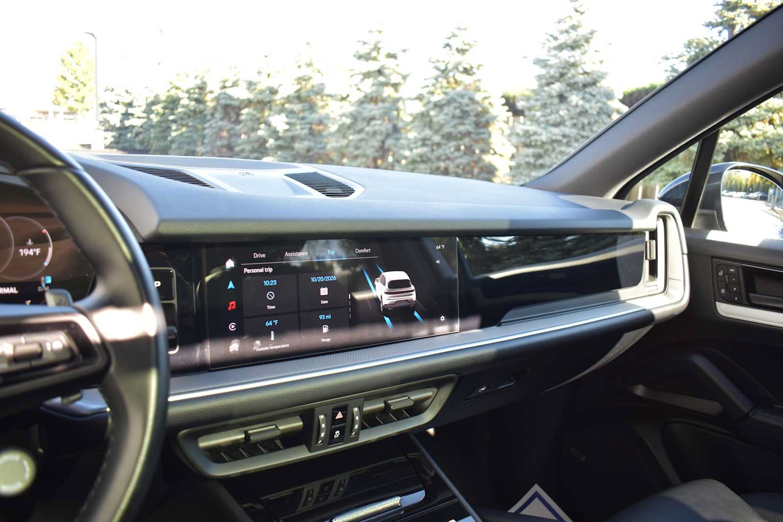 Used 2024 Porsche Cayenne AWD/4WD image 19