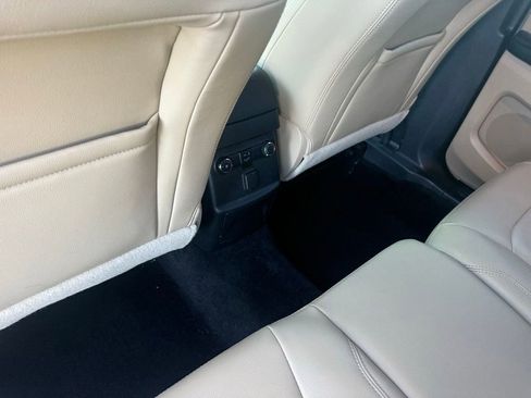 Used 2016 Ford Explorer XLT w/ Equipment Group 202A image 29