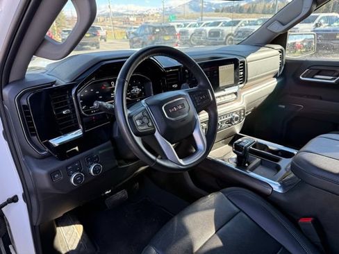 Used 2023 GMC Sierra 1500 SLT w/ SLT Convenience Package AWD/4WD image 17