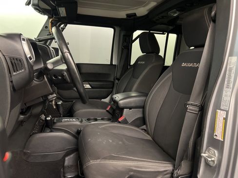 Used 2016 Jeep Wrangler Unlimited Sahara w/ Dual Top Group image 21