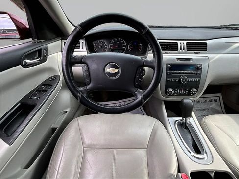 Used 2008 Chevrolet Impala LT w/ Luxury Edition Package FWD image 8