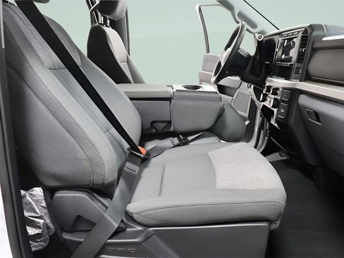 Used 2024 Ford F350 XLT image 27