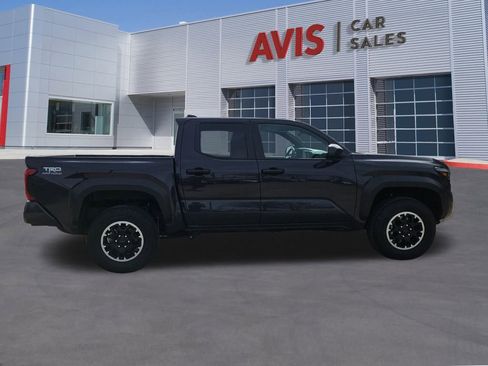 Used 2025 Toyota Tacoma TRD Off-Road image 7