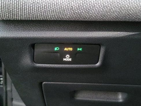 Certified 2025 Volkswagen Tiguan S image 20