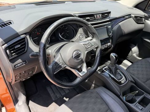 Used 2022 Nissan Rogue Sport SV w/ Technology Package FWD image 14