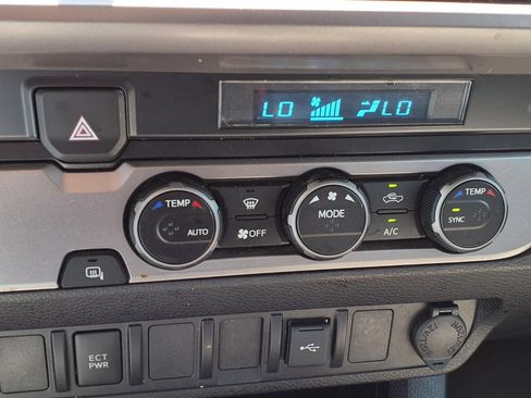 Certified 2021 Toyota Tacoma SR5 RWD image 24