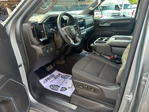 Used 2025 Chevrolet Silverado 1500 LT image 17