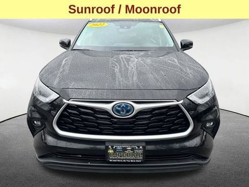 Used 2022 Toyota Highlander XLE AWD/4WD image 4