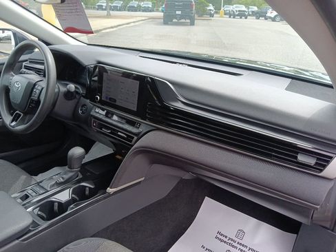 Used 2025 Toyota Camry LE FWD image 31