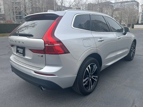 Used 2020 Volvo XC60 T6 Momentum image 7