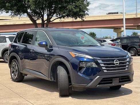 Used 2025 Nissan Rogue SV FWD image 3